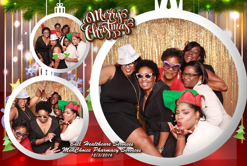 Make Yours a Holiday Party to Remember This Year with a Festive Photobooth and Snaparazzi